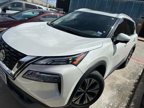 Certified 2021 Nissan Rogue SV w/ Premium Package FWD image 1