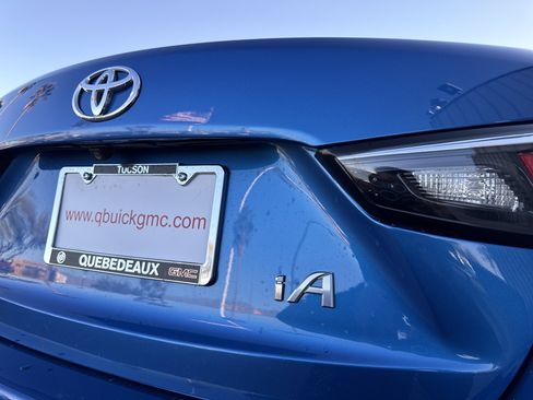 Used 2017 Toyota Yaris iA image 9