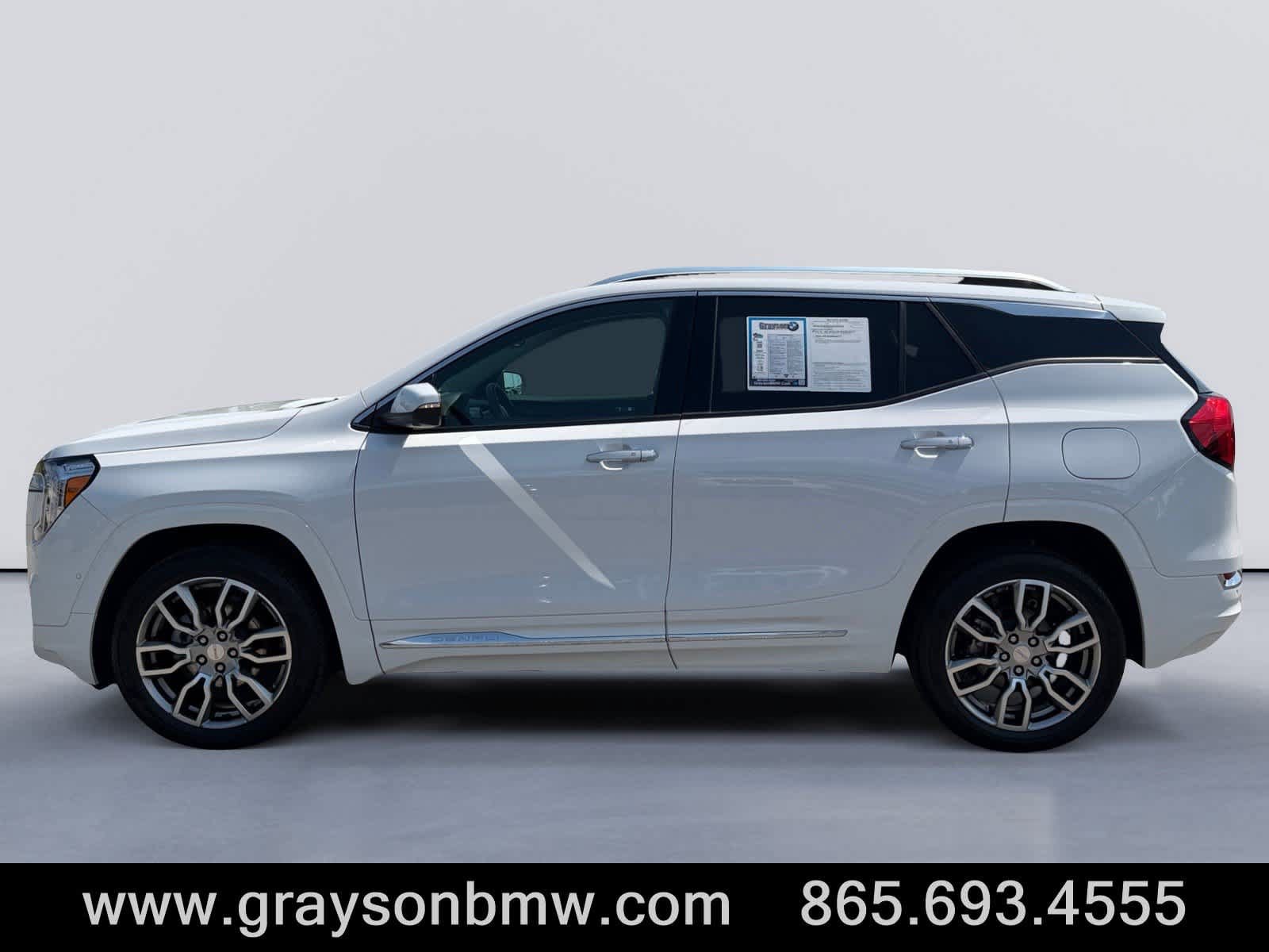 Used 2023 GMC Terrain Denali w/ Denali Premium Package AWD/4WD image 6