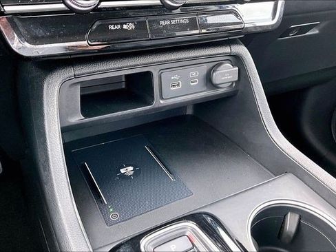 Certified 2025 Honda Pilot Touring image 16