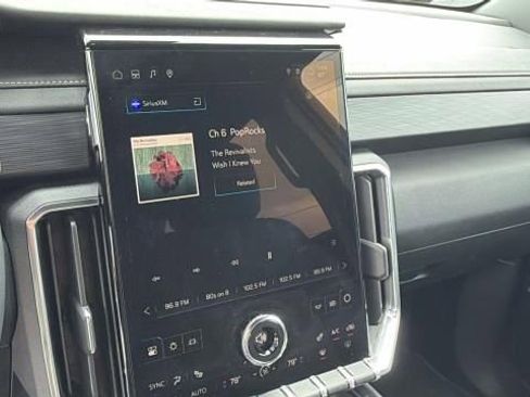 Certified 2025 GMC Acadia Elevation image 19