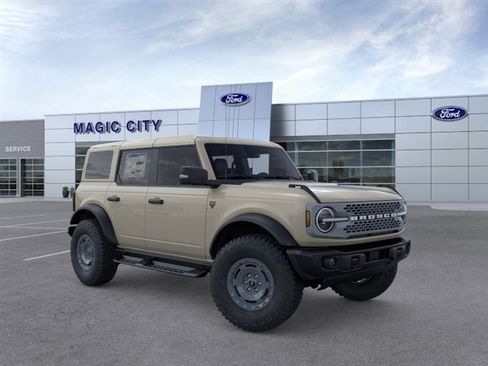 New 2025 Ford Bronco Badlands image 7