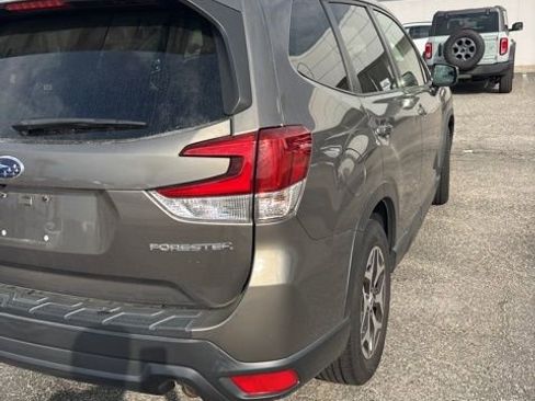 Used 2019 Subaru Forester Premium image 8
