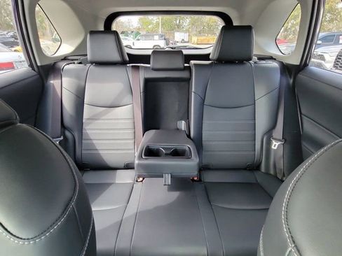 Used 2025 Toyota RAV4 XLE Premium image 5
