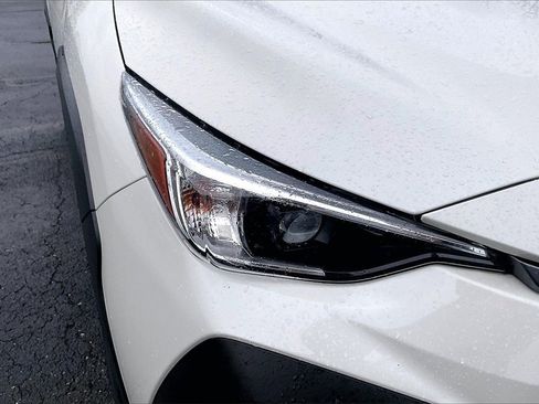 Used 2024 Subaru Crosstrek 2.0i Premium image 31