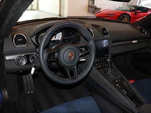 Used 2024 Porsche 718 Cayman GT4 RS image 6