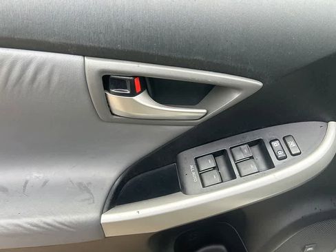 Used 2013 Toyota Prius Four w/ Deluxe Solar Roof Pkg FWD image 14