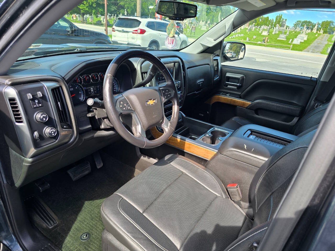 Used 2017 Chevrolet Silverado 1500 LTZ w/ LTZ Plus Package AWD/4WD image 12