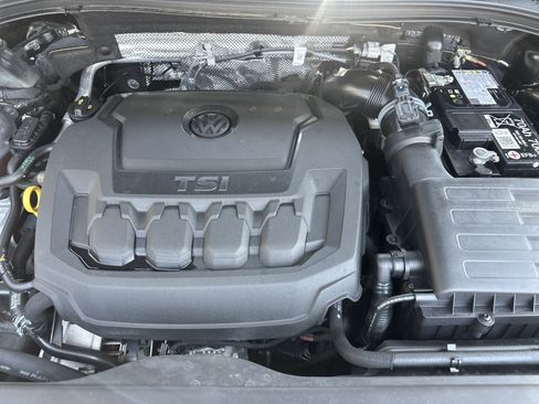Used 2024 Volkswagen Tiguan SEL R-Line AWD/4WD image 9