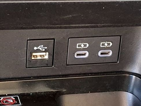 Used 2025 Toyota Camry SE image 24