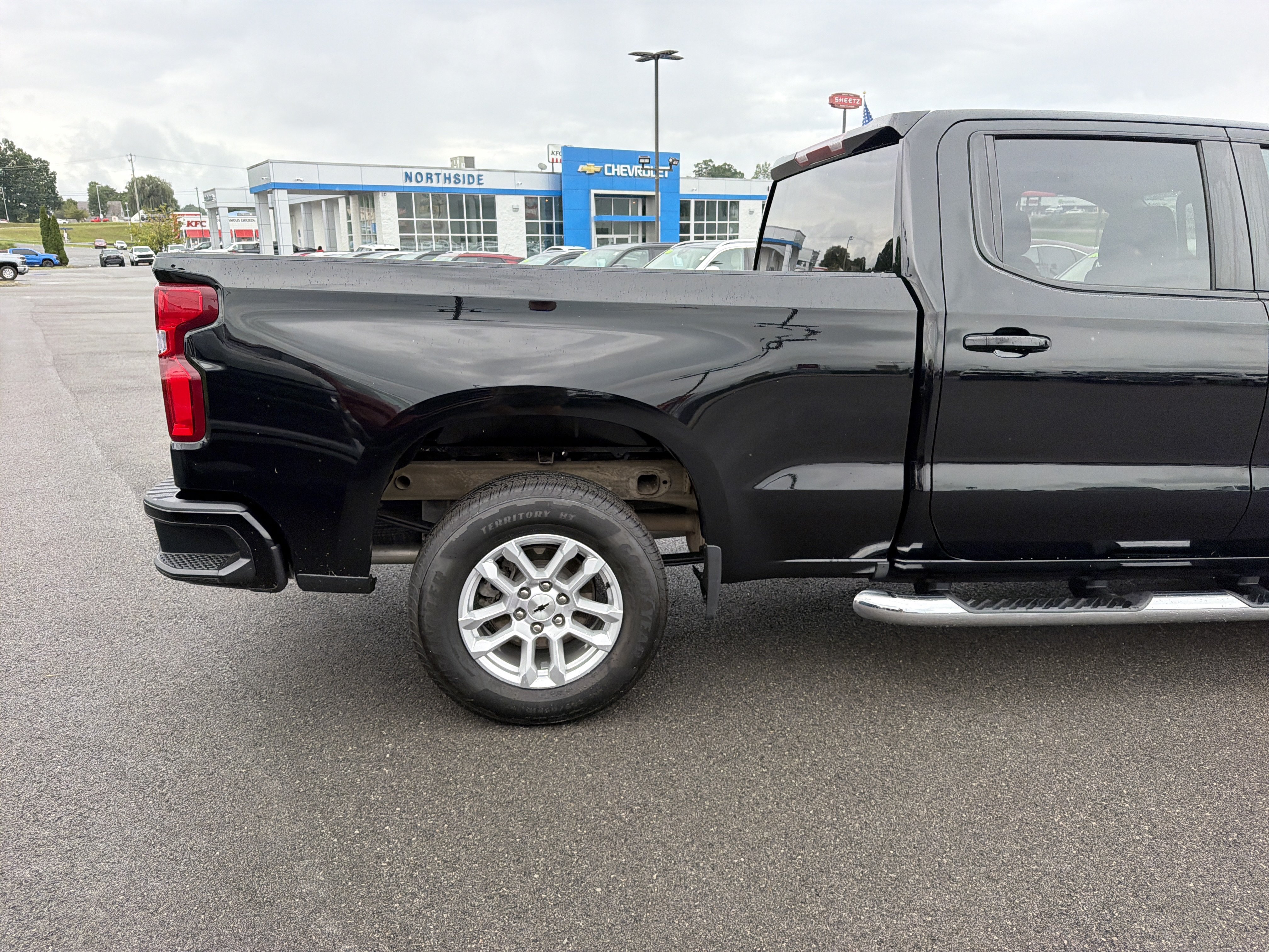 Certified 2024 Chevrolet Silverado 1500 RST w/ Z71 Off-Road Package AWD/4WD image 6