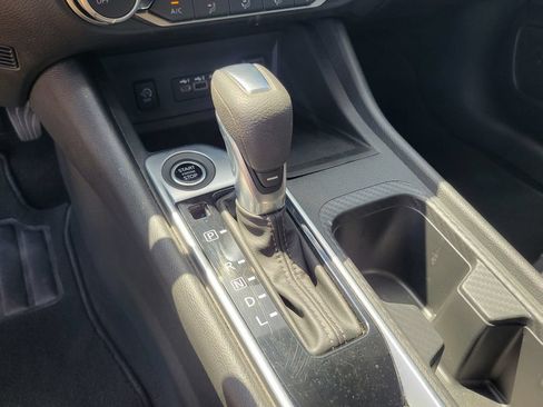 Used 2024 Nissan Sentra SV FWD image 31