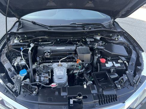 Used 2016 Honda Accord Sport image 29