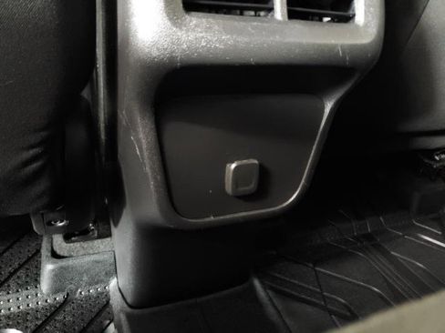Used 2018 Chevrolet Equinox LT FWD image 10