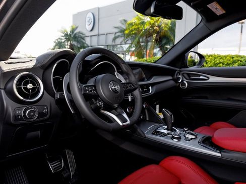 New 2025 Alfa Romeo Stelvio Sprint image 21