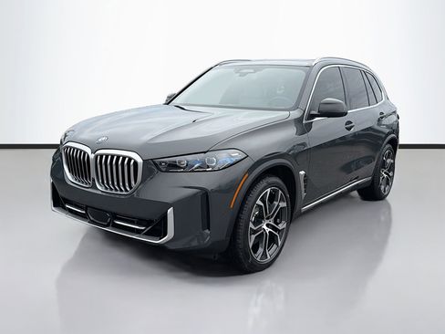 New 2026 BMW X5 xDrive50e image 8
