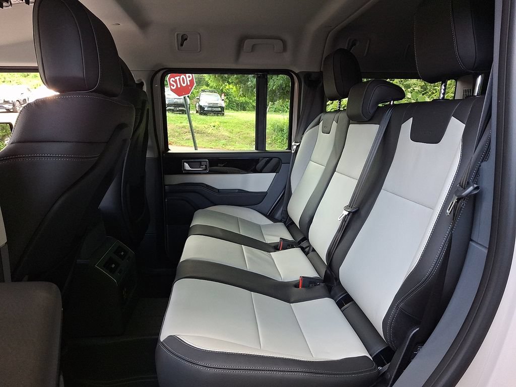 Used 2026 INEOS Grenadier Station Wagon AWD/4WD image 5