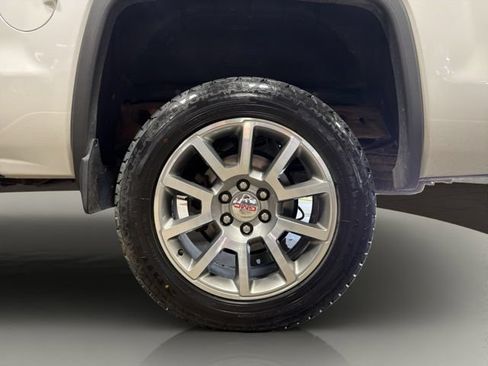 Used 2016 GMC Sierra 1500 Denali w/ Enhanced Driver Alert Package AWD/4WD image 35