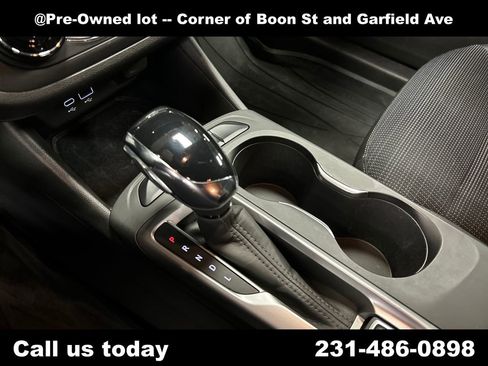 Used 2024 Buick Envista Sport Touring w/ Convenience I Package FWD image 24