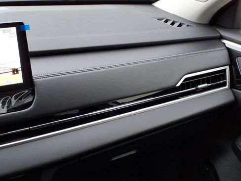 New 2026 Mitsubishi Outlander AWD image 17