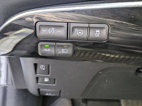 Used 2018 Toyota Prius Prime Advanced image 8