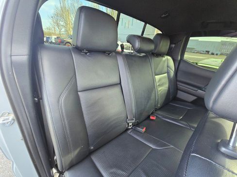 Used 2019 Toyota Tacoma TRD Off-Road image 16