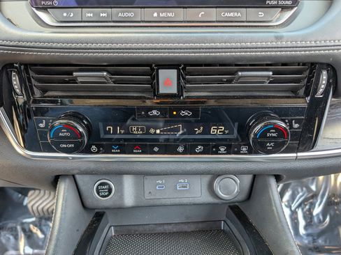 Used 2021 Nissan Rogue SL image 26