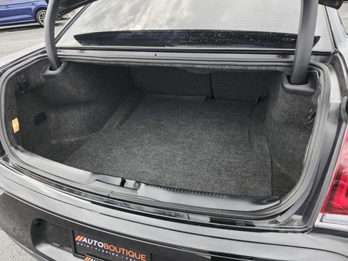 Used 2022 Chrysler 300 Touring w/ Sport Appearance Package image 22