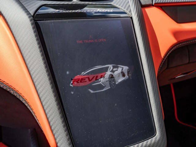 Used 2025 Lamborghini Revuelto AWD/4WD image 19
