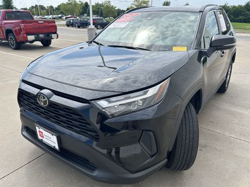 Used 2025 Toyota RAV4 XLE FWD image 3
