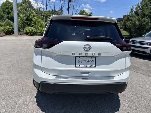 New 2026 Nissan Rogue SV FWD image 6