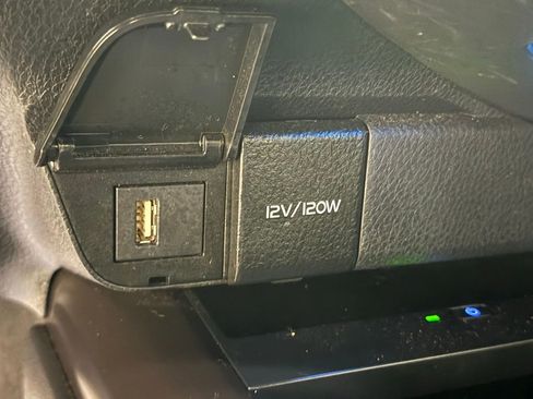 Used 2024 Toyota Camry XSE image 28