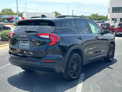 Used 2023 GMC Terrain SLE w/ Elevation Edition image 8