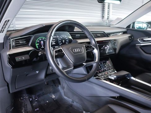 Used 2021 Audi e-tron Premium w/ Convenience Plus Package image 14