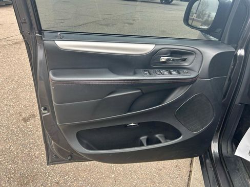Used 2017 Dodge Grand Caravan GT image 14
