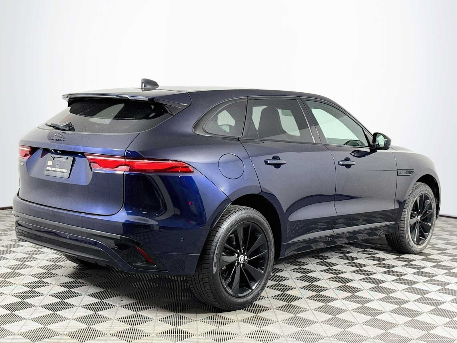 Used 2024 Jaguar F-PACE R-Dynamic S AWD/4WD image 5