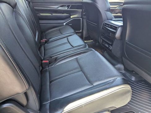 Used 2024 Jeep Wagoneer Series II w/ Flexible Seating Group AWD/4WD image 13