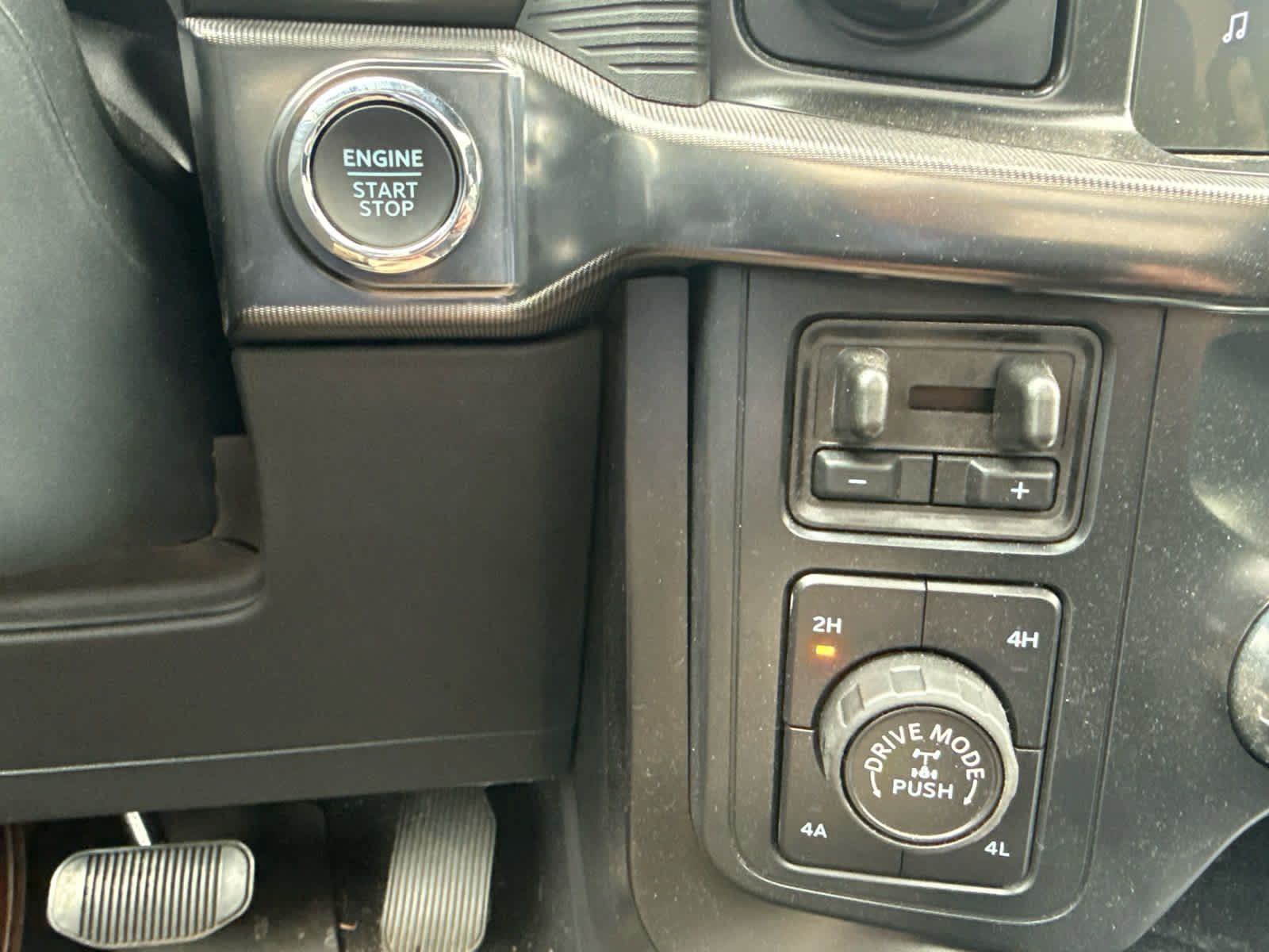 Used 2025 Ford F150 Raptor AWD/4WD image 12