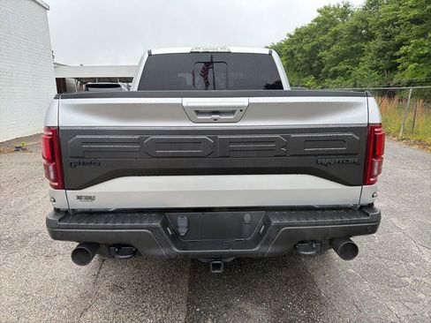 Used 2017 Ford F150 Raptor w/ Equipment Group 802A Luxury AWD/4WD image 3
