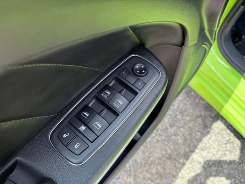 Used 2019 Dodge Charger Scat Pack w/ Dynamics Package RWD image 12