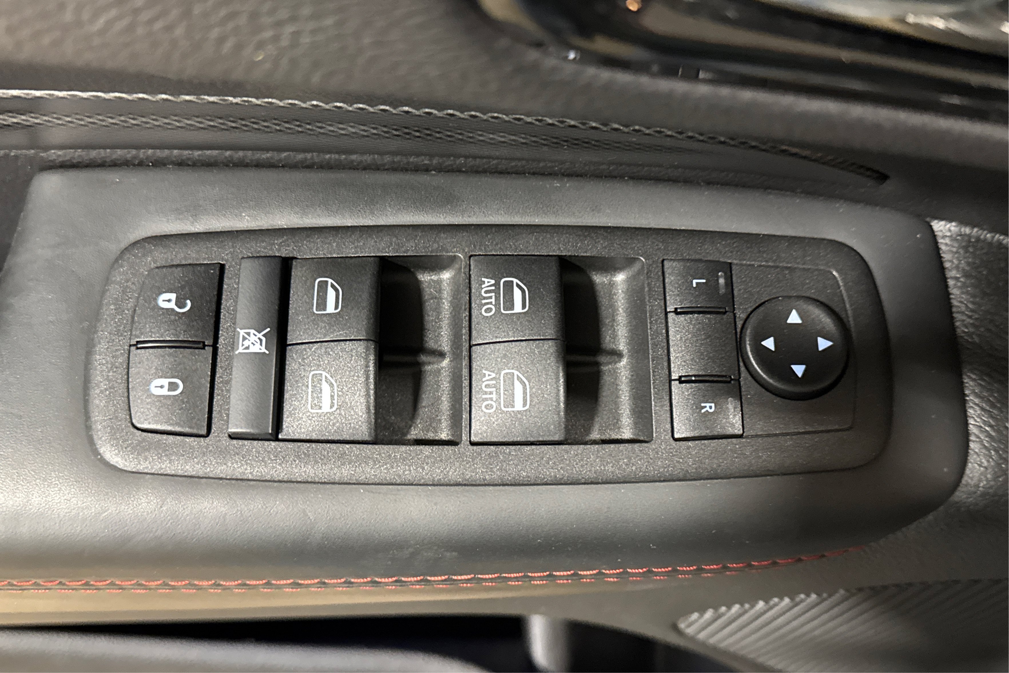 Used 2025 Dodge Durango R/T AWD/4WD image 17