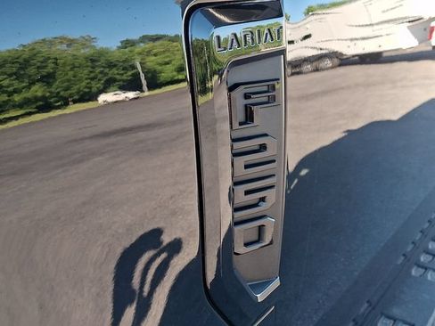 Used 2022 Ford F250 Lariat w/ Tremor Off-Road Package AWD/4WD image 31