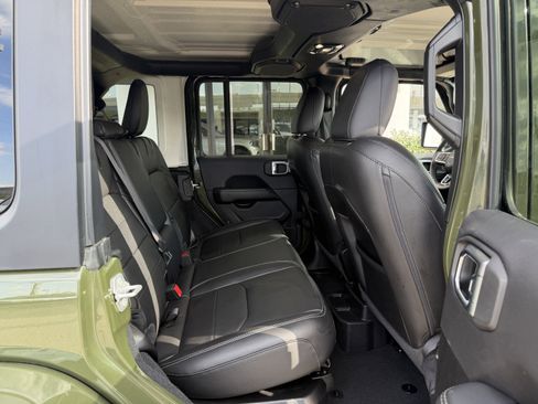 Used 2023 Jeep Wrangler Sahara w/ Cold Weather Group image 29