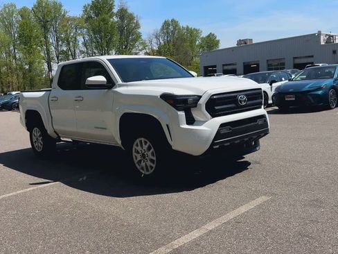 New 2026 Toyota Tacoma SR5 AWD/4WD image 2