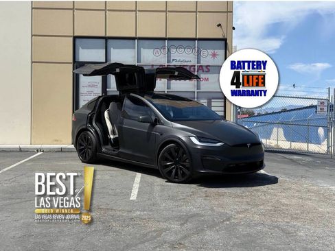 Used 2022 Tesla Model X Plaid image 1