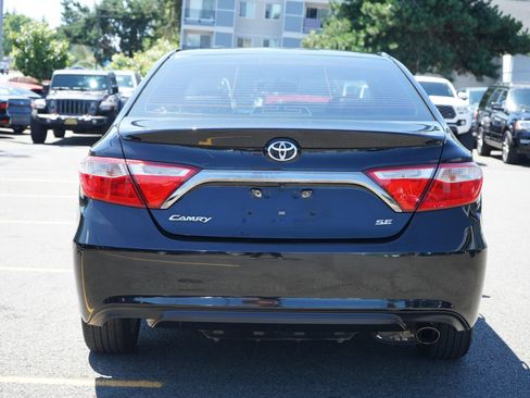 Used 2017 Toyota Camry SE FWD image 4