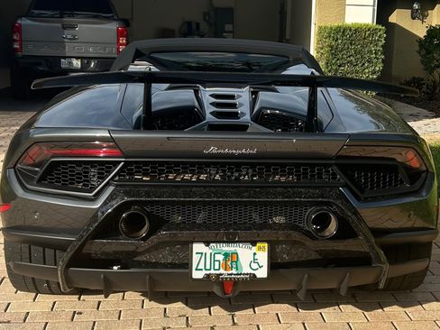 Used 2019 Lamborghini Huracan Performante image 4