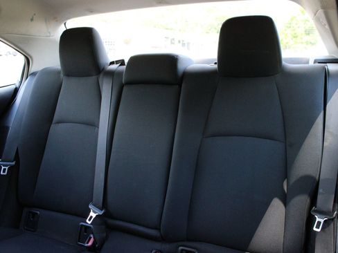 Used 2022 Toyota Corolla LE FWD image 17