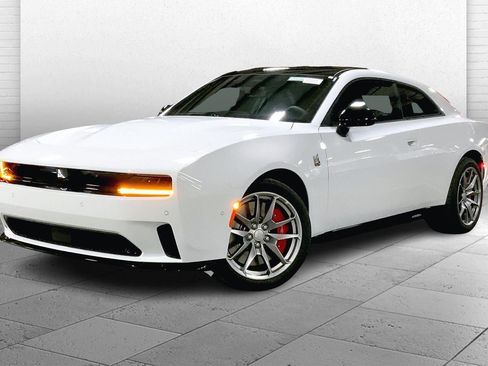New 2026 Dodge Charger Daytona Scat Pack w/ Track Package image 2