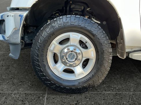 Used 2016 Ford F250 XLT w/ FX4 Off-Road Package AWD/4WD image 14